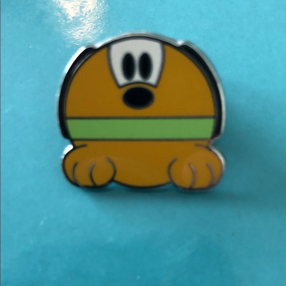 DISNEY TRADING PIN PLUTO ROUND CHARACTER COLLECTION